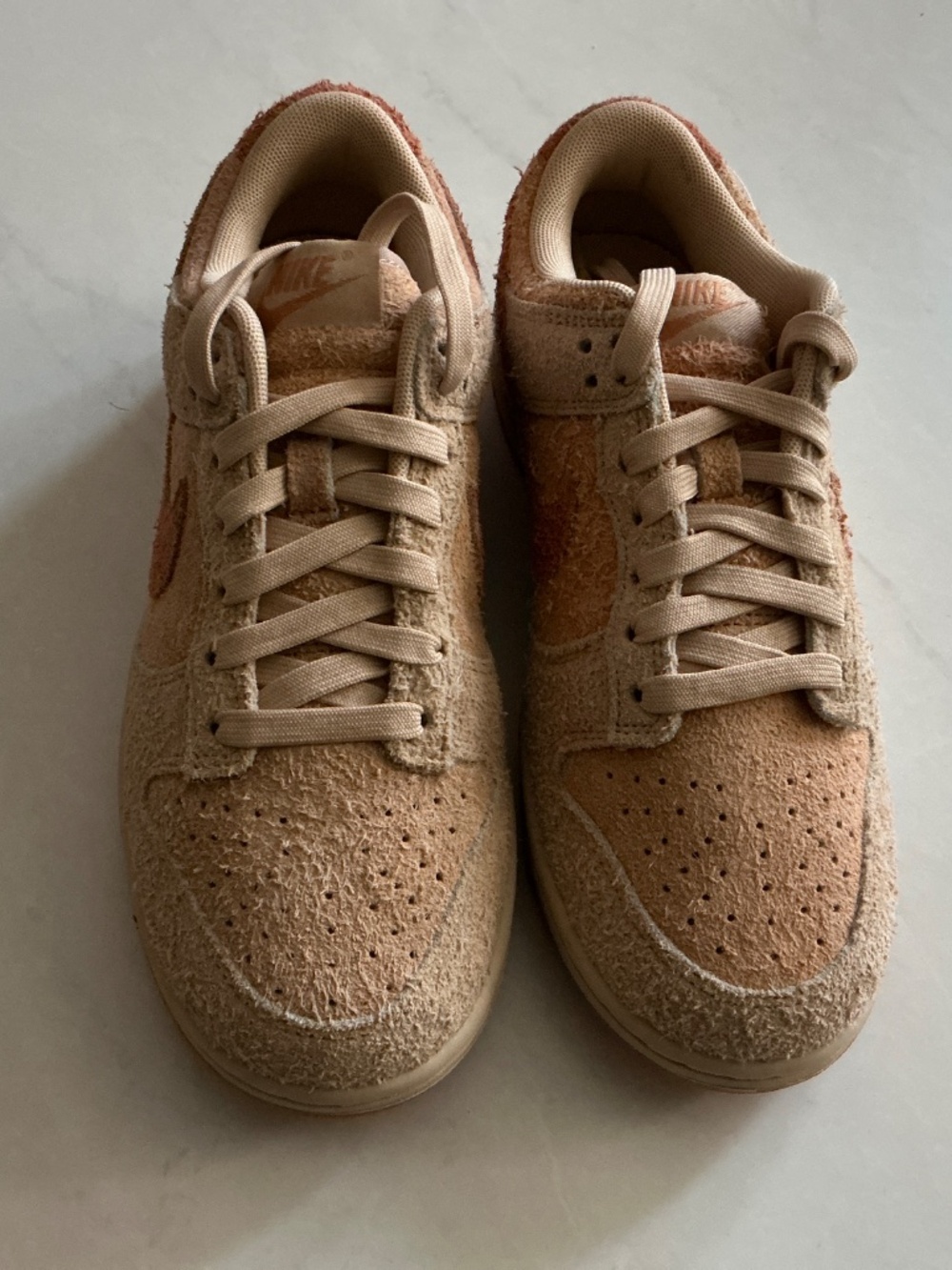 Sneakers - Picture 2 of 4